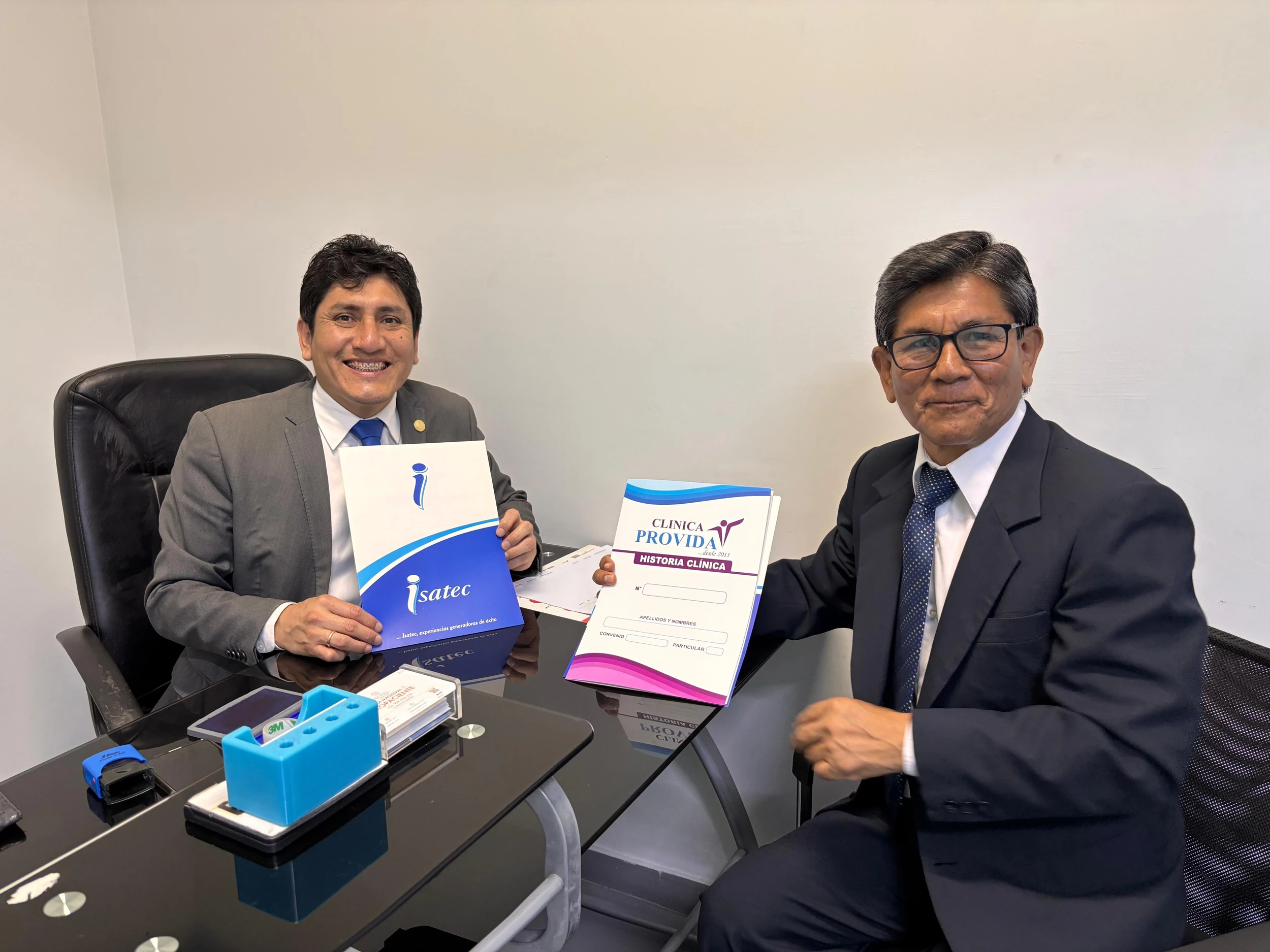 ISATEC firma convenio con PROVIDA